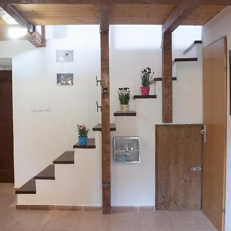 House Indy Apartment Rava